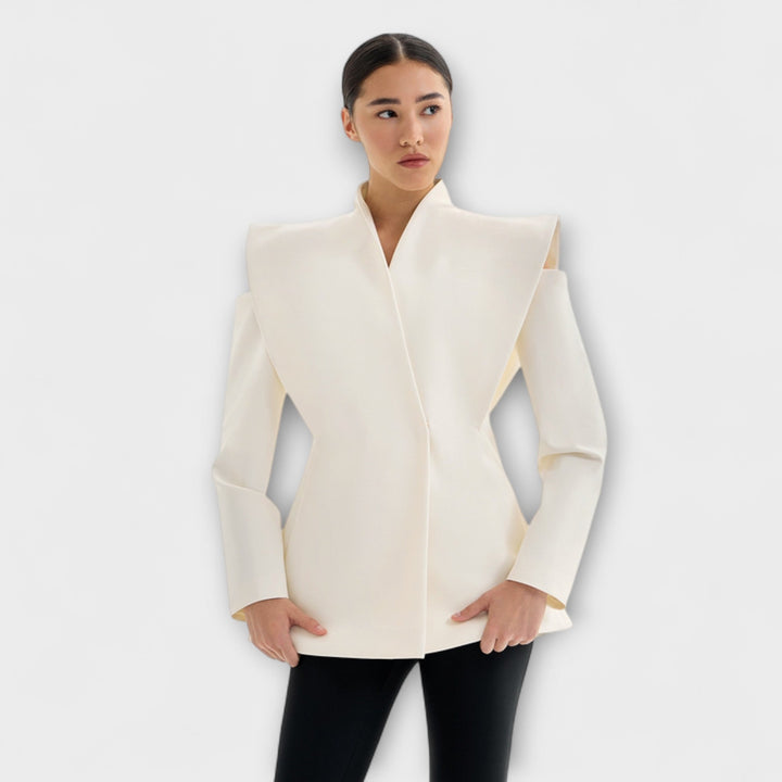 Amario Invierno Valeria – Sculpted Shoulder Blazer