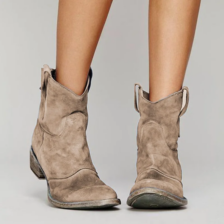Kelly | Chic Suede Ankle Boots