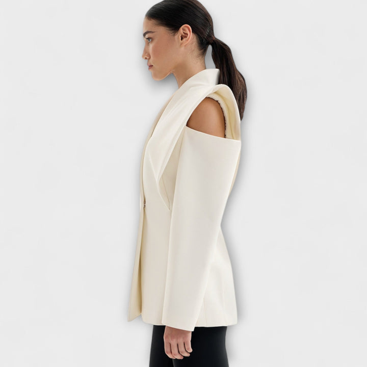 Amario Invierno Valeria – Sculpted Shoulder Blazer