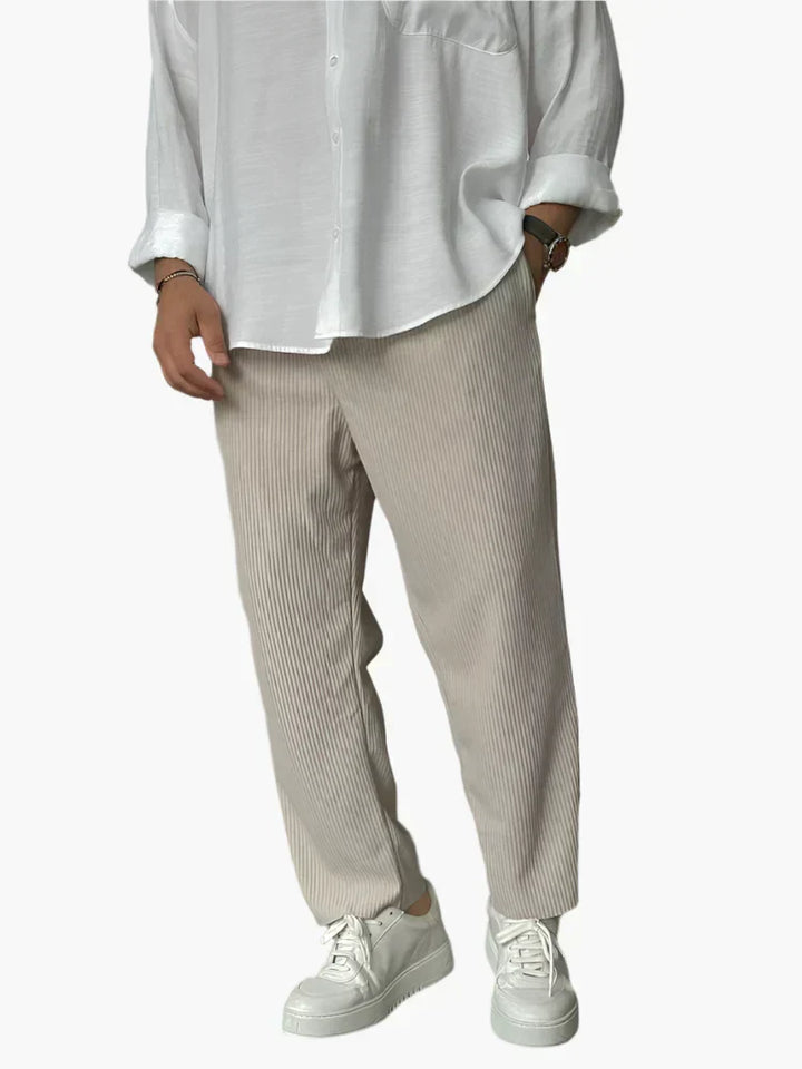 Pantalón Plisado Relax Fit para Hombre – Estilo Elegante y Confortable para el Uso Diario y Profesional
