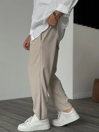 Pantalón Plisado Relax Fit para Hombre – Estilo Elegante y Confortable para el Uso Diario y Profesional