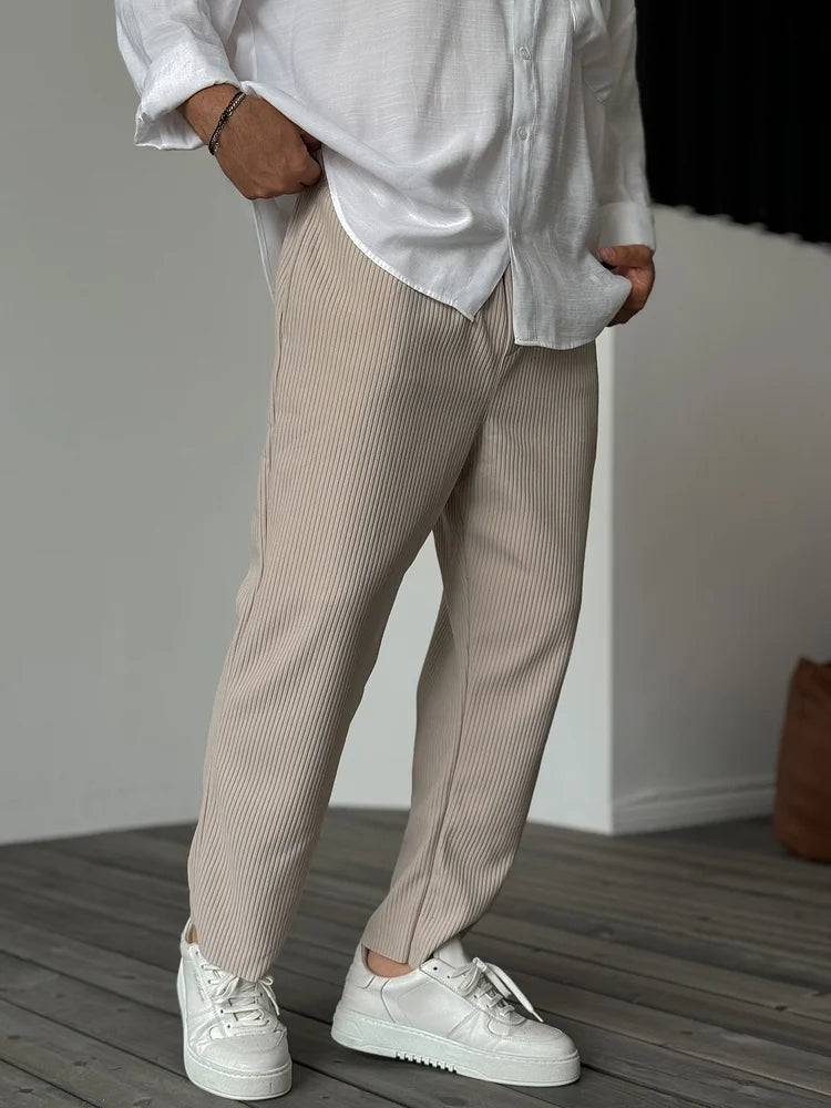 Pantalón Plisado Relax Fit para Hombre – Estilo Elegante y Confortable para el Uso Diario y Profesional