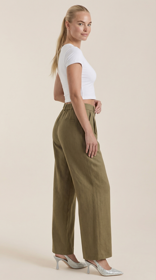 Courtney | Pantalón plisado de cintura alta